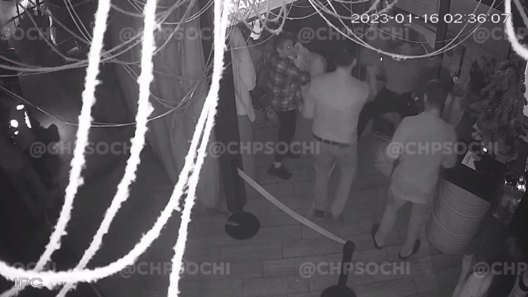 Массовый погром в Сочи устроили охранник и посетители клуба (ВИДЕО)