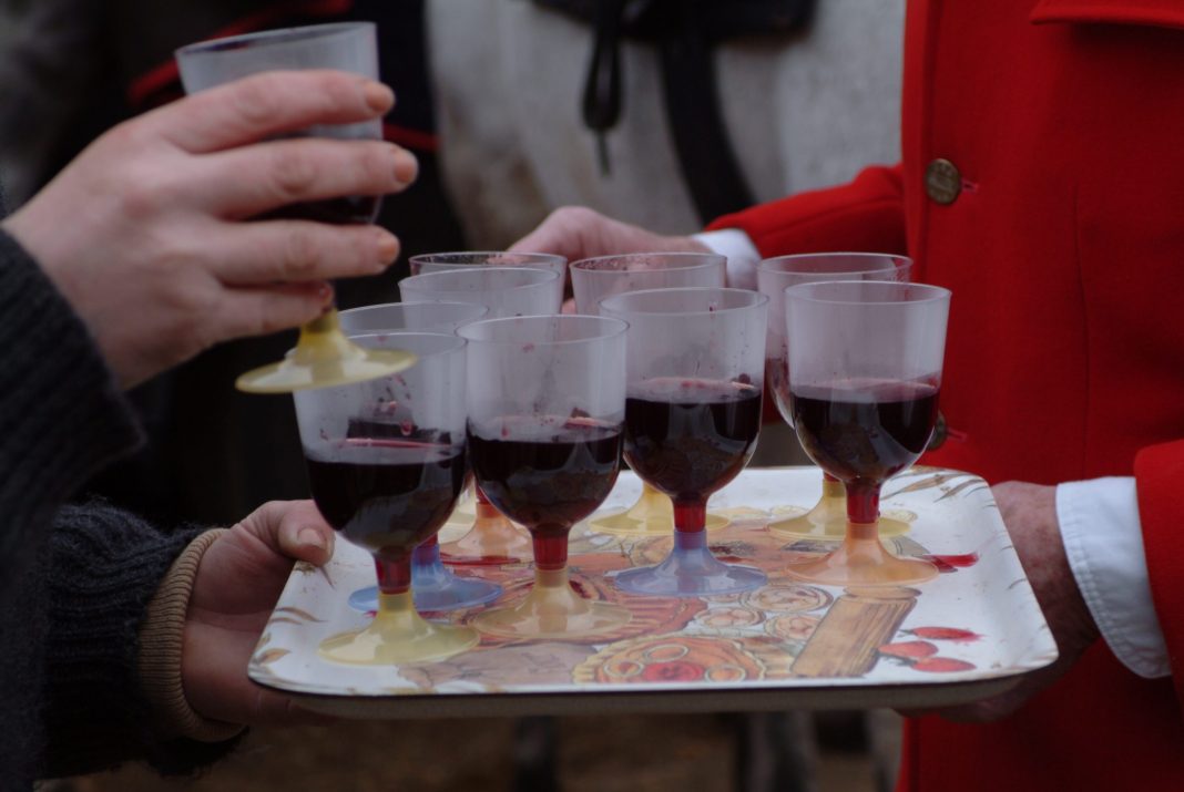 535 рублей за 5-литровую канистру вина: россиянин удивился, что пьют местные в Грузии