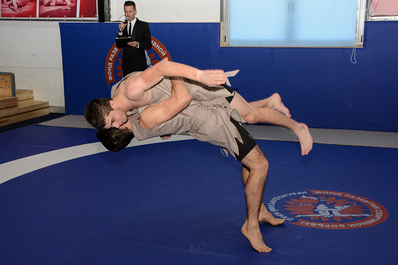 Олимпийские чемпионы открыли в Сочи новый зал спортивной борьбы