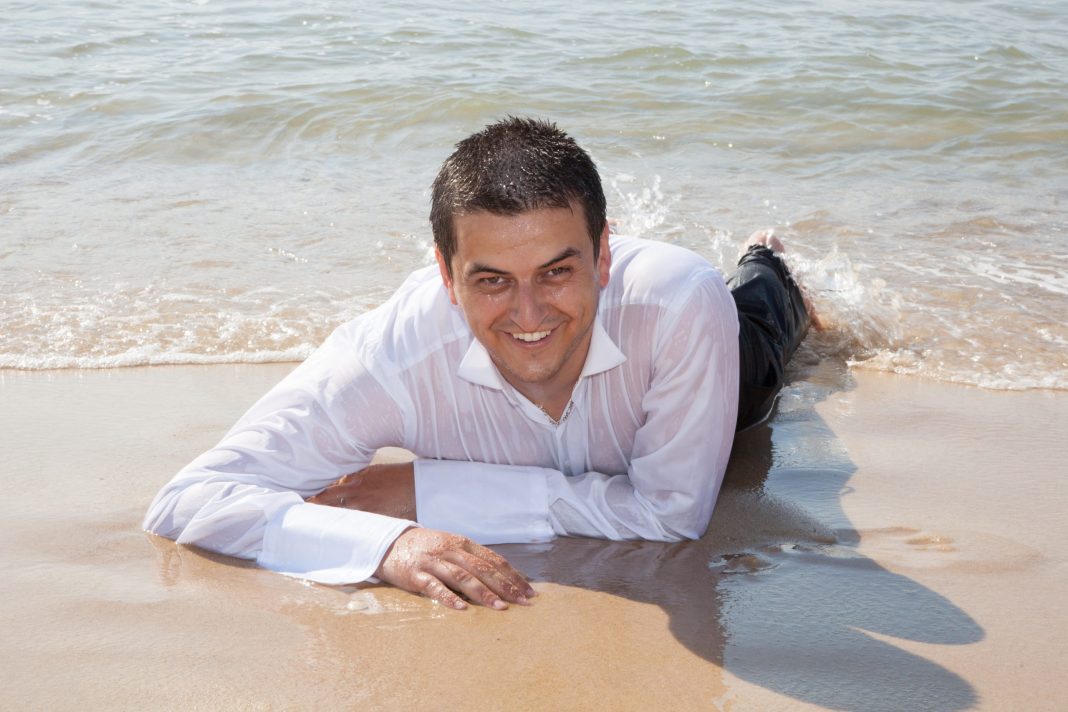 Песков рассказал, запрещено ли чиновникам отдыхать заграницей