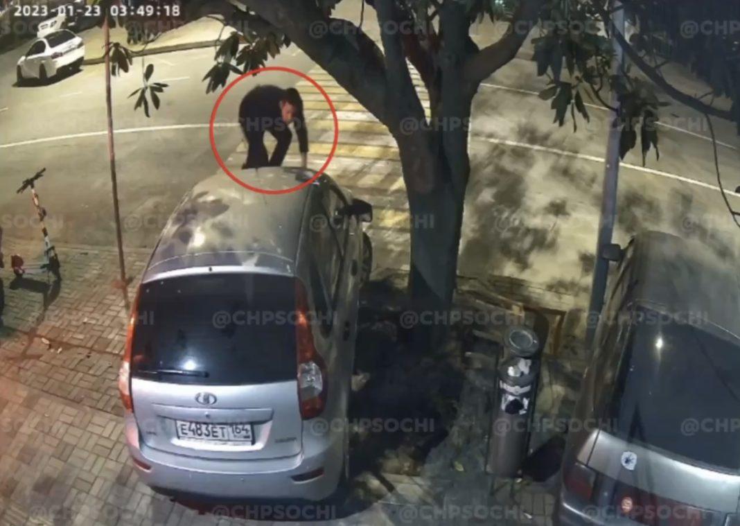 Напился и избил машину: чем жителю Сочи не угодила отечественная «Лада»?