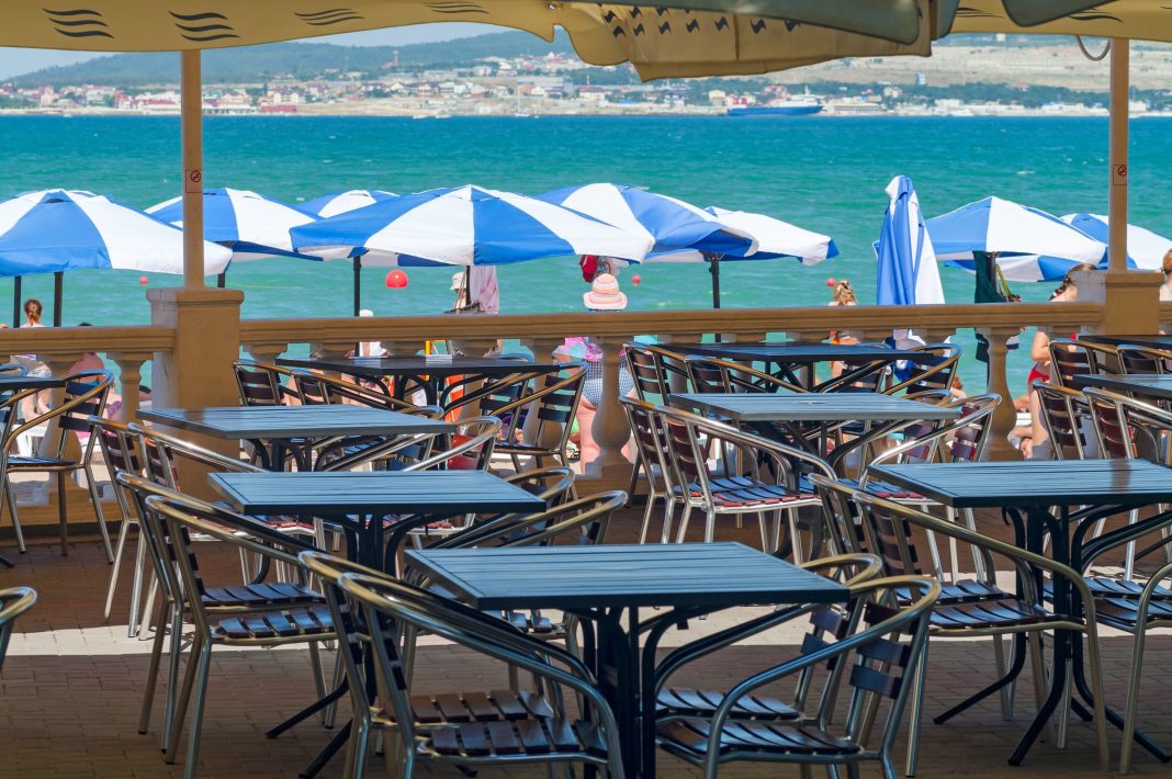 Были в шоке от отдыха в Геленджике: россиянка рассказала, почему нельзя покупать пакетные туры