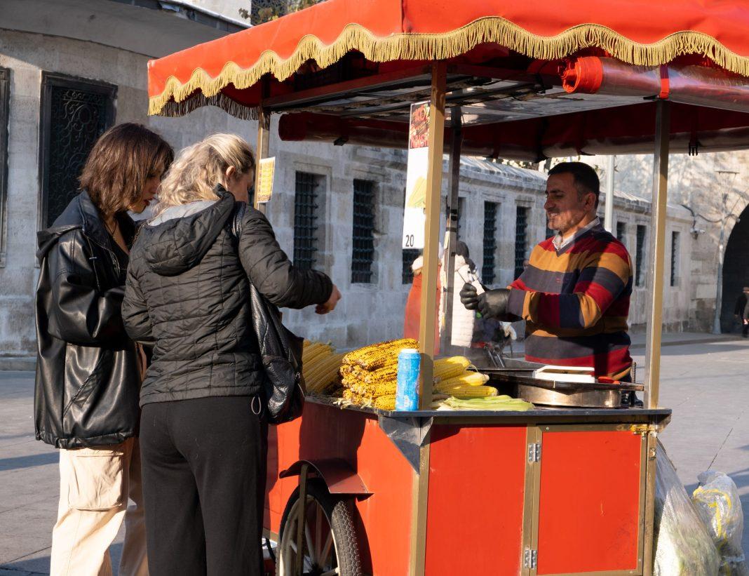 «Никогда не делайте этого»: россиянка рассказала, за что в Турции местные пустят в ход кулаки