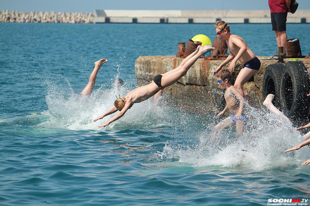 Летом в Сочи будет жарко: сколько людей уже взяли билеты на курорт?