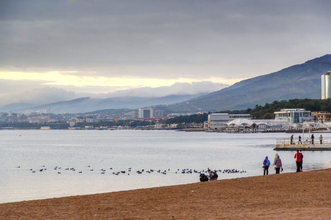 «Отвратительное зрелище, тошнотворный запах»: блогер показал, почему все бегут из Анапы