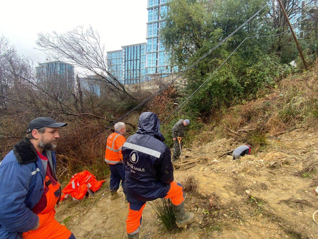Ещё 2 порыва на магистральном водоводе в с. Раздольное. Как долго у сочинцев не будет воды?