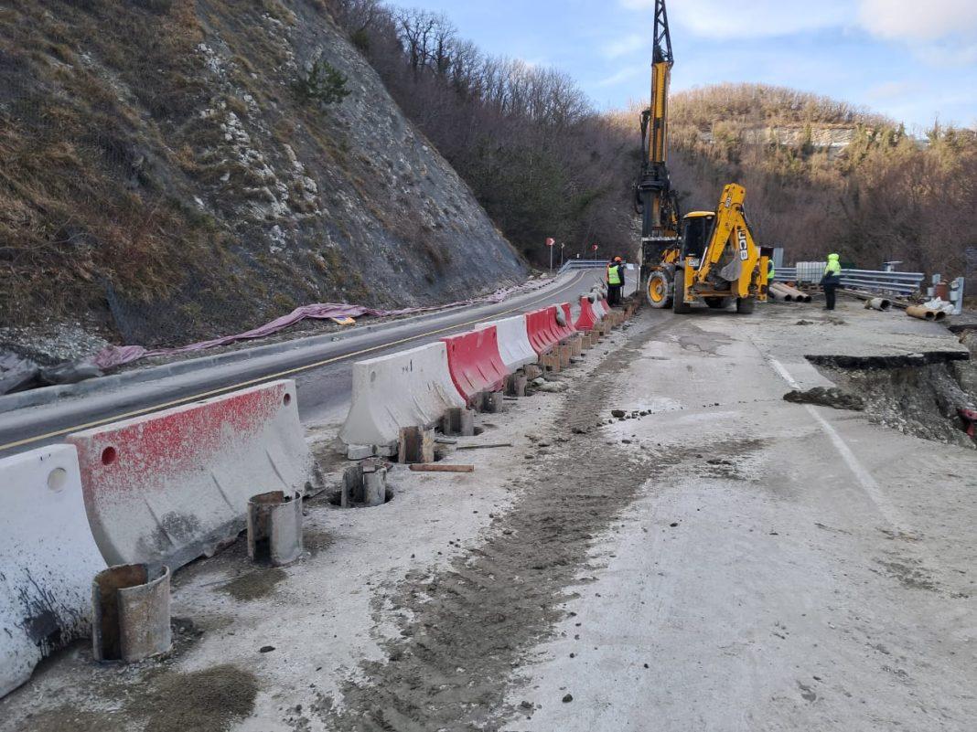 Новости с А-147: дорожники завершают работы у Волконки и стабилизируют ситуацию у Дедеркоя (ВИДЕО)