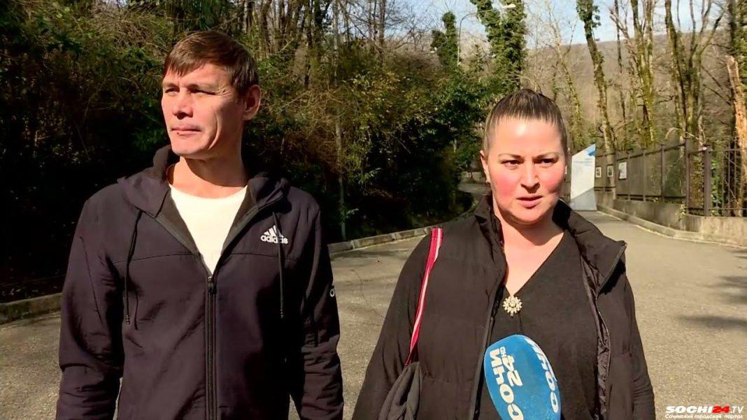 Транспорт не проедет, для пешеходов опасно: в Сочи рушится дорога в Тисо-самшитовую рощу (ВИДЕО)