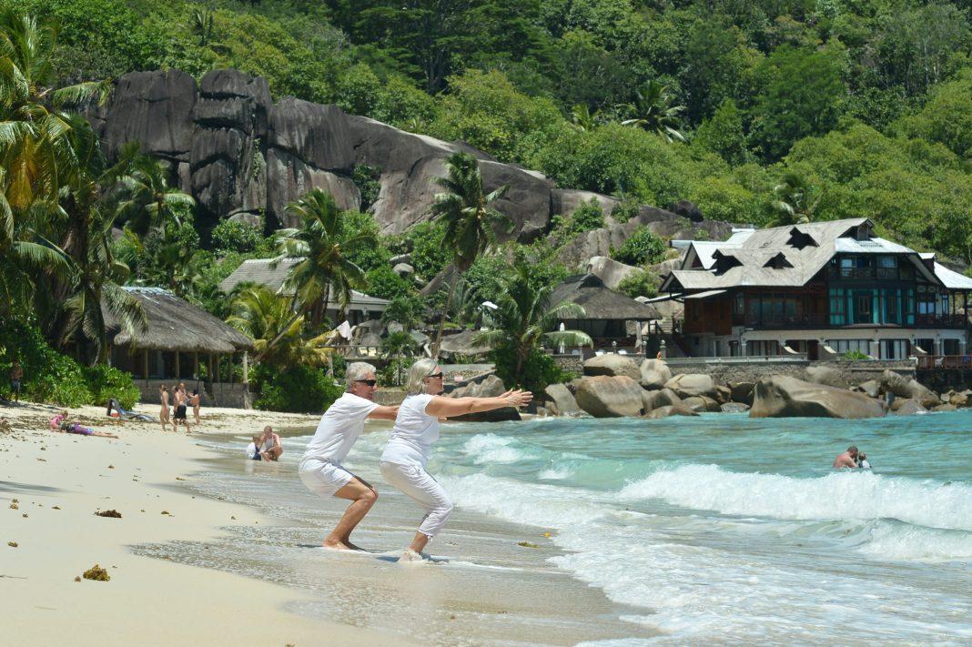 Унесло в море, когда делал селфи: на популярном у россиян курорте гибнут глупые туристы