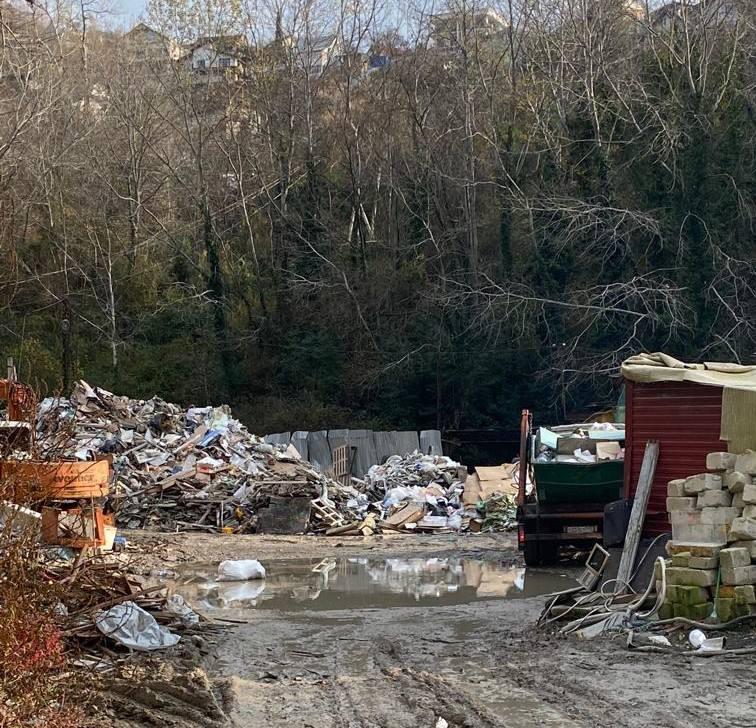 В Сочи ликвидировали свалку после вмешательства прокуратуры