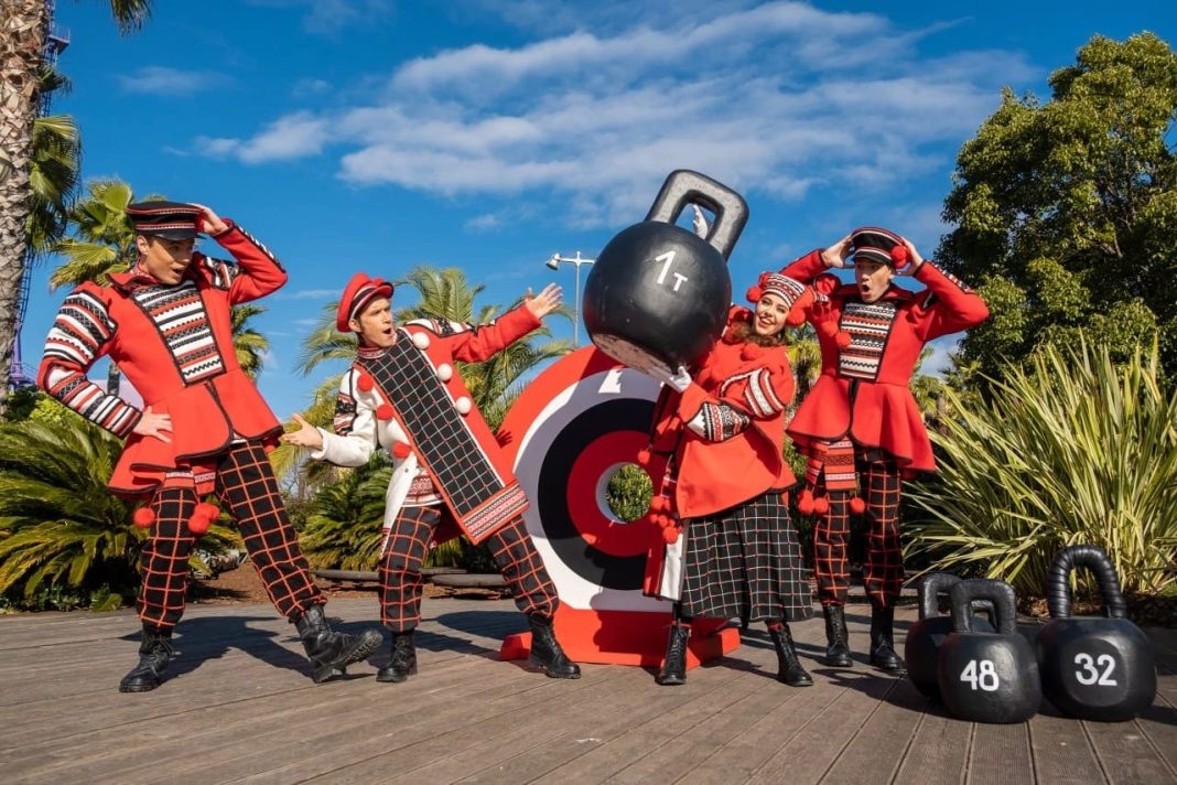 23 февраля Сочи Парк дарит скидку на билет для мужчин