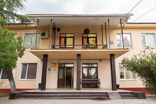 Им доплачивают по 15 тысяч: почему в Сочи хорошие учителя на вес золота?