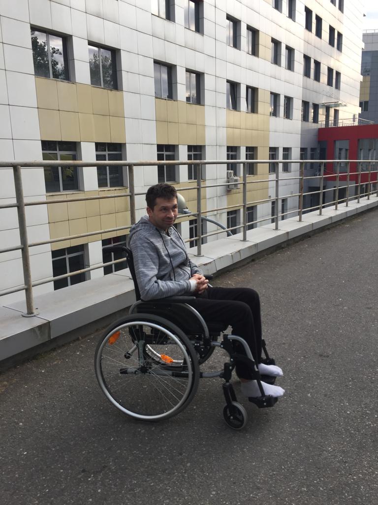 В Сочи инспектор ДПС на служебном авто сбил мотоциклиста с пассажиркой: один человек - в коме (ВИДЕО) 10