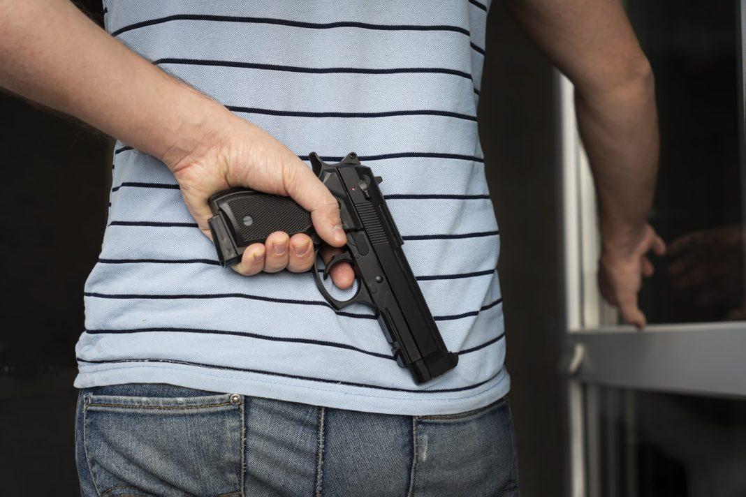 Стрелял в голову из пистолета: в Сочи за разбойное нападение осудили отдыхающего из Оренбурга