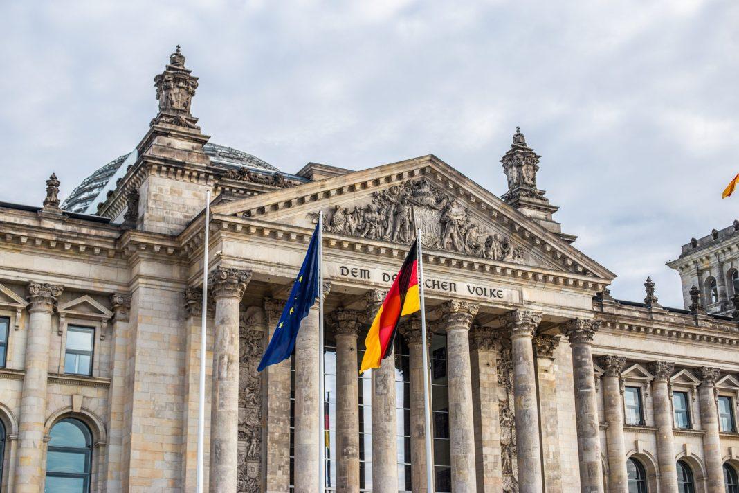 Ставят на колени и называют свиньями: россиянка рассказала, как в Германии на самом деле относятся к приезжим из РФ