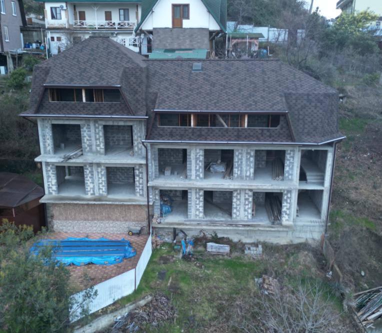 Что ни день, то самострой: в Сочи могут снести очередную самовольную постройку