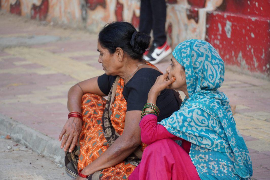 Продают свою девственность и подвергаются насилию: россиянка рассказала о деревнях проституток в Индии, где выживают неприкасаемые женщины