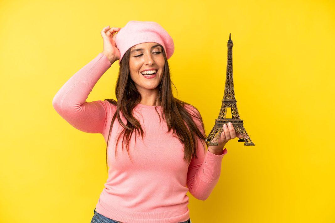 Постоянно бастуют и не пользуются дезодорантами: особенности французов, которые шокировали русских