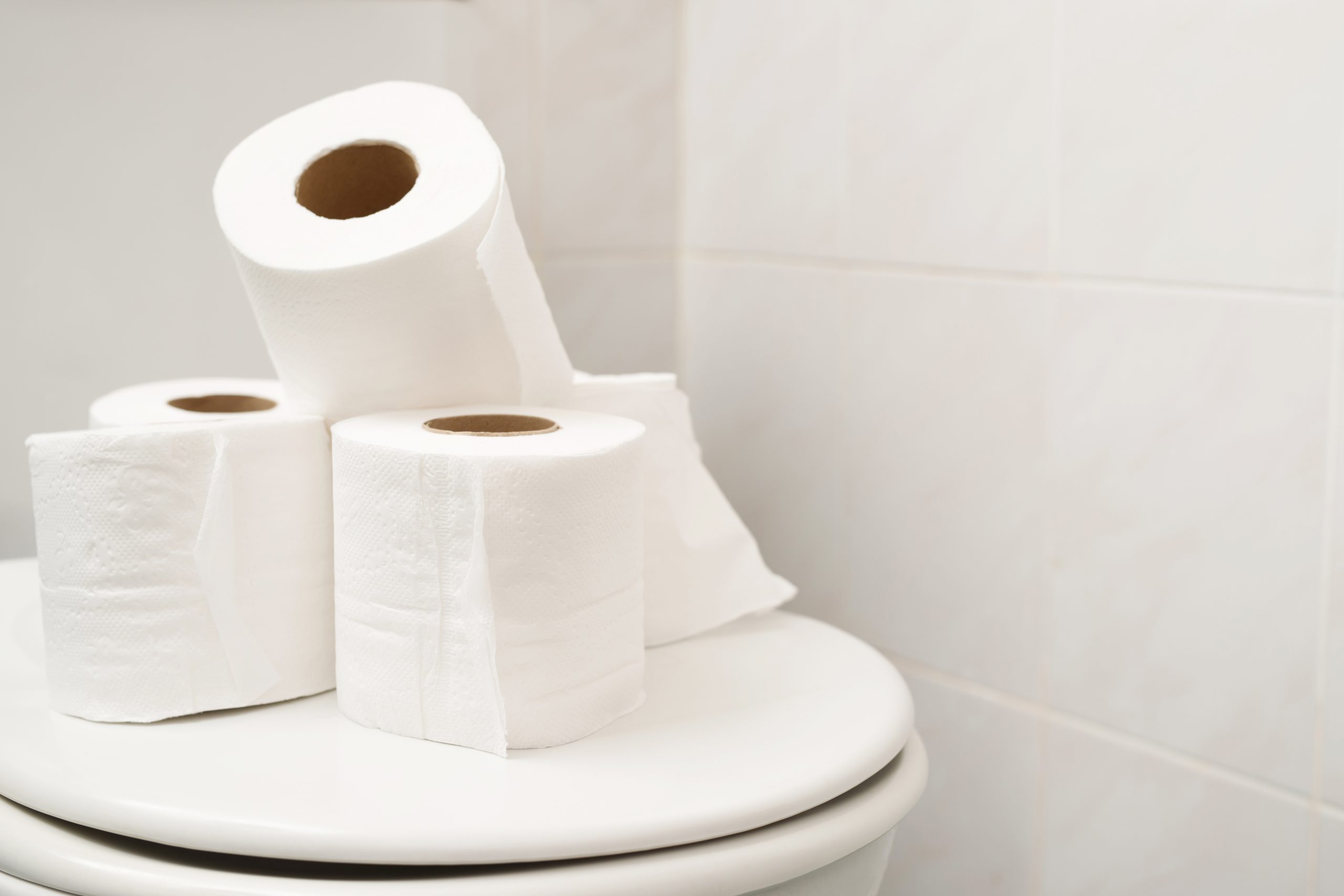 Туалетная бумага в унитаз можно ли бросать