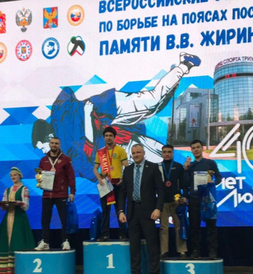 Настоящий борец: сочинский спортсмен завоевал золото Всероссийского турнира по борьбе на поясах в Москве (ВИДЕО)