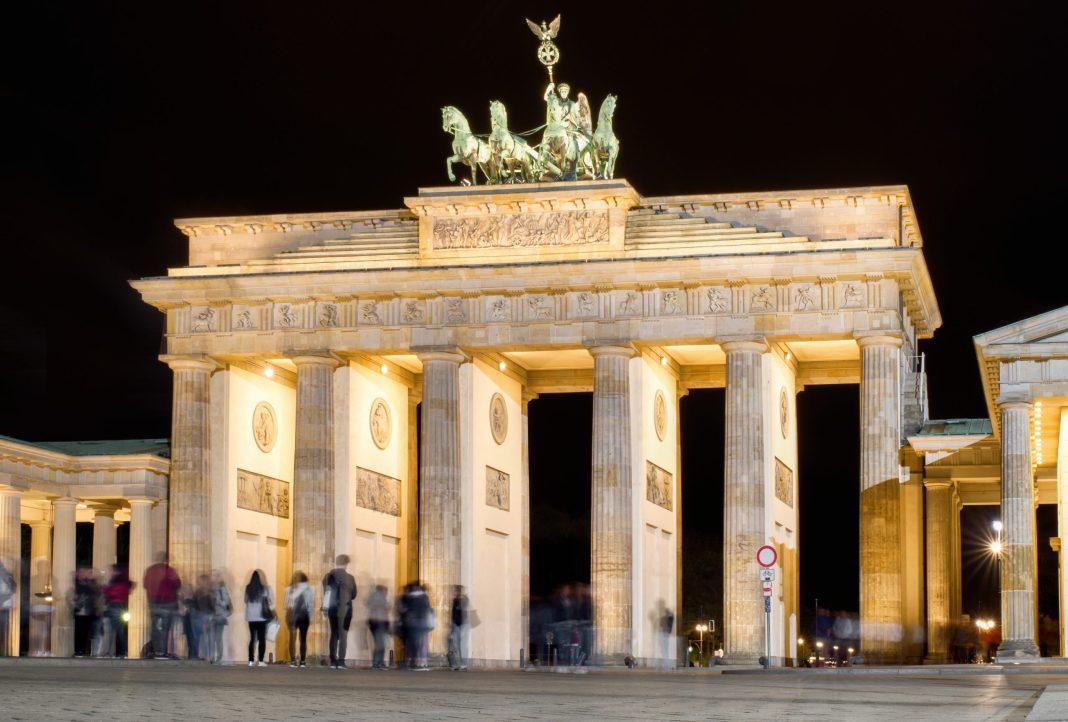 Немцы недовольны своей жизнью: русский эмигрант откровенно рассказал о забастовках в Германии