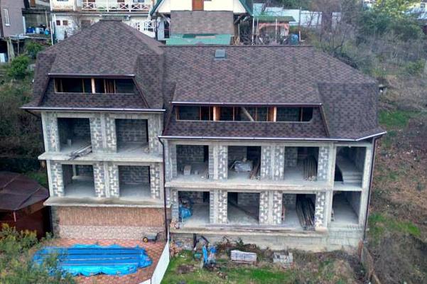 А твой дом стоит законно? В Сочи продолжают разбираться с самостроями