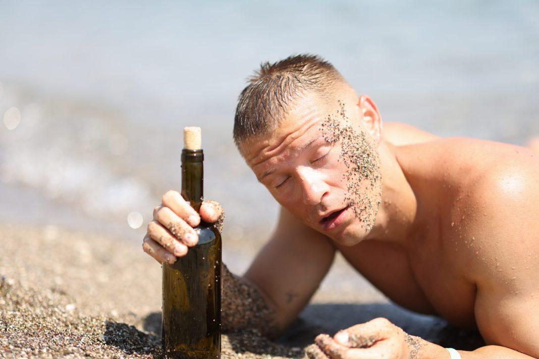 Притон пьяниц и разврата: популярный у россиян черноморский курорт скатился из-за безумных туристов из одной страны