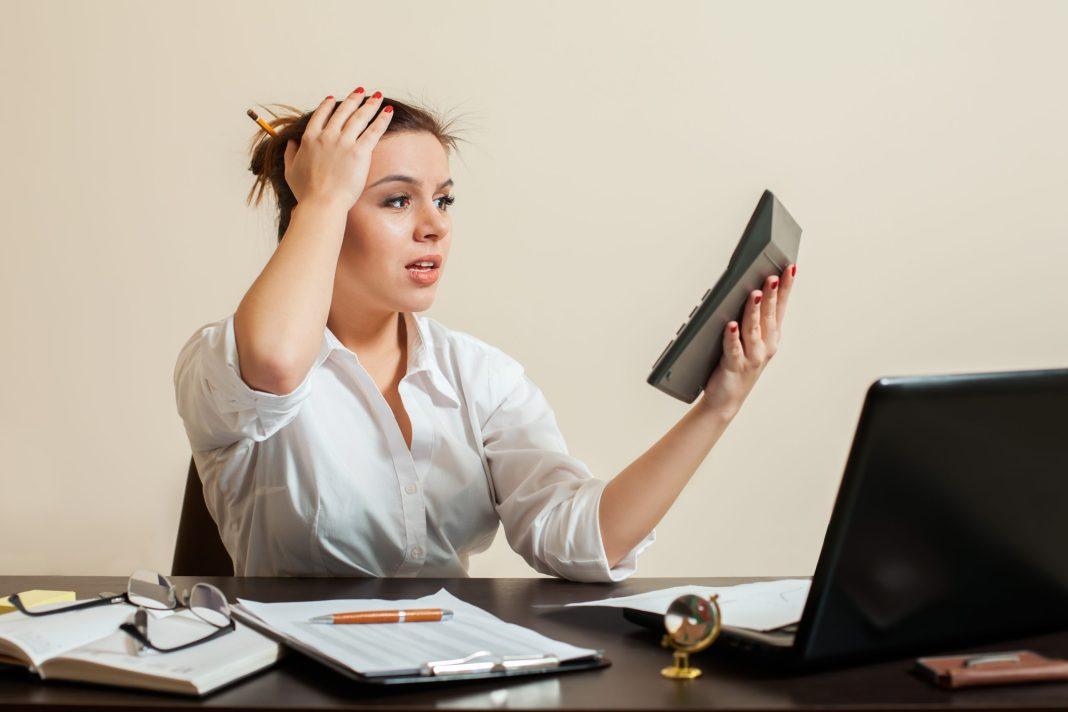 Эксперты: предельно честны с работодателями лишь сочинцы с зарплатой выше 80 тысяч рублей