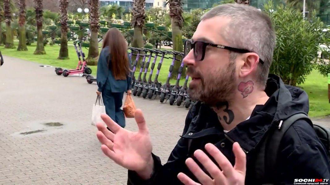 Заступился за девушку и лишился слуха: в центре Сочи произошел чудовищный инцидент (ВИДЕО)