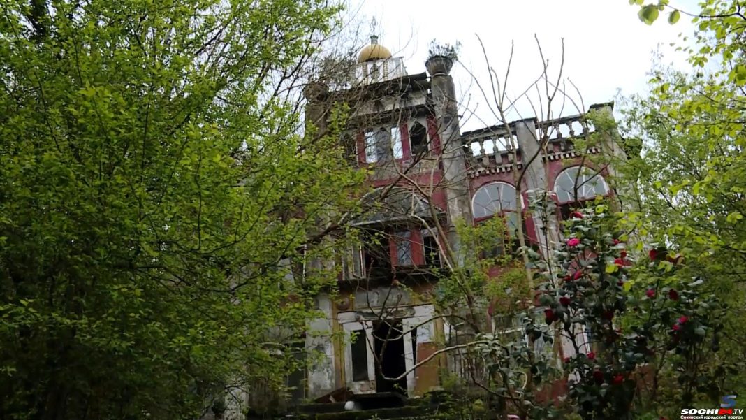 Там происходит странное и водятся призраки: многие обходят стороной этот дом в Сочи (ВИДЕО)
