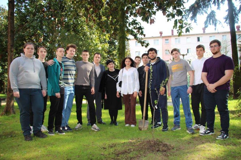 Олимпийский чемпион приехал в Сочи и посетил колледж СГУ