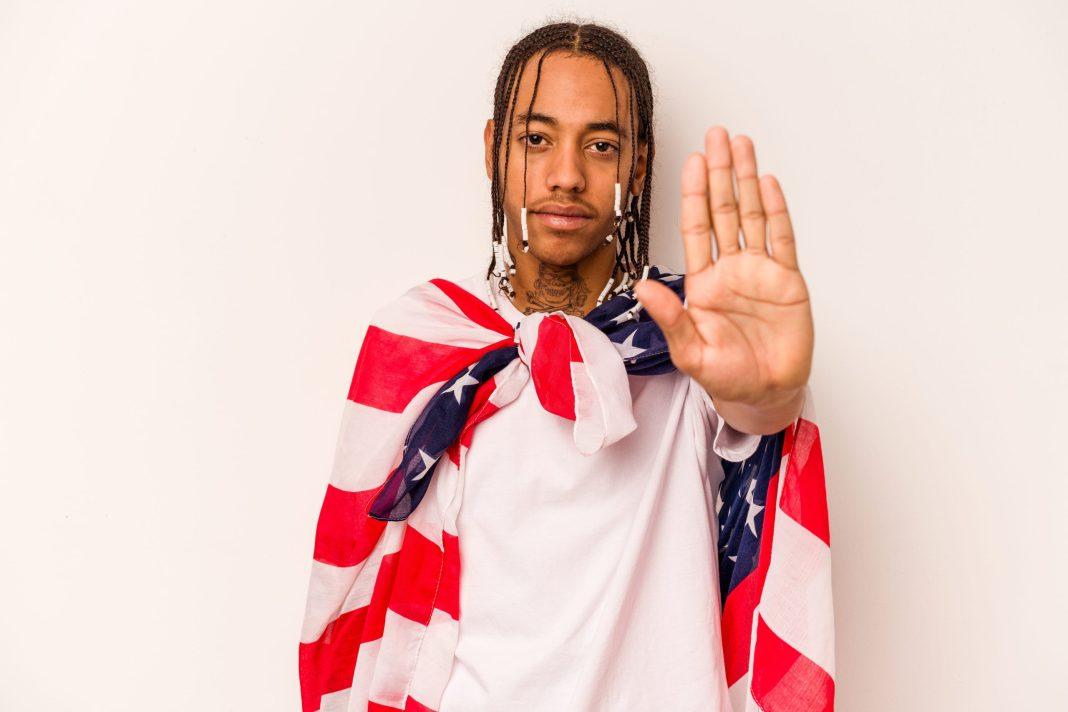 Вы никогда не сможете сделать ЭТО там: россиянка рассказала, за что в США можно получить штраф и срок