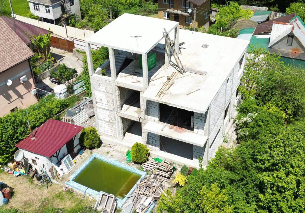 В Сочи снесут очередной самострой