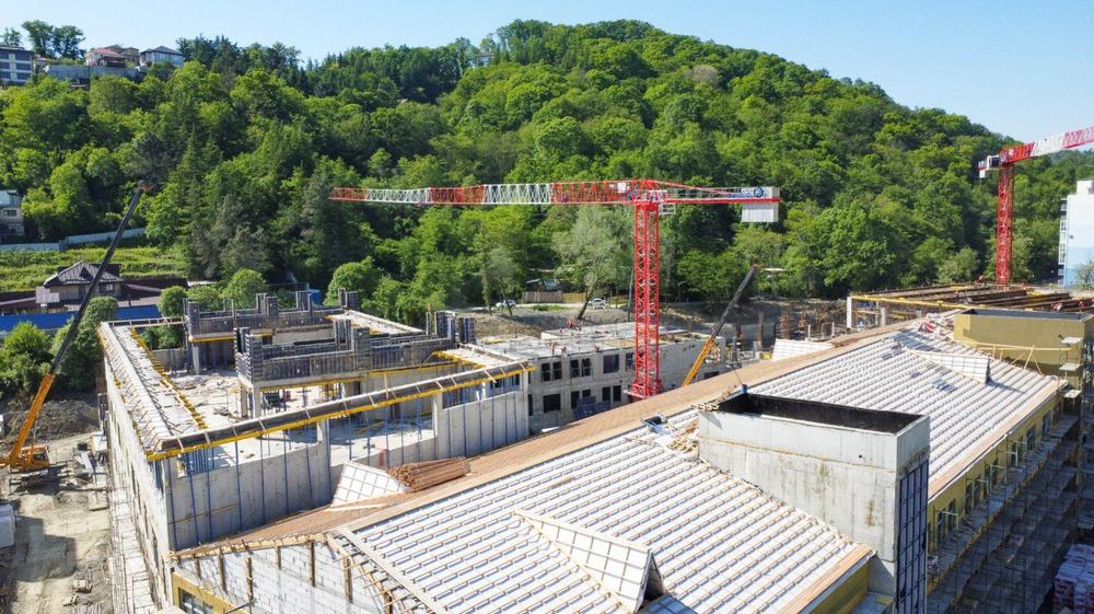 В Сочи появится новая школа, где крыша будет превращаться в игровую площадку