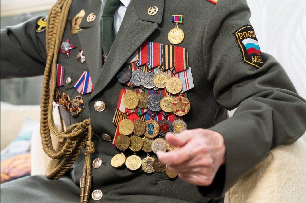 Восхищение и гордость: в Сочи с Днем Победы поздравили легендарных сочинцев — ветеранов Великой Отечественной войны (Видео)