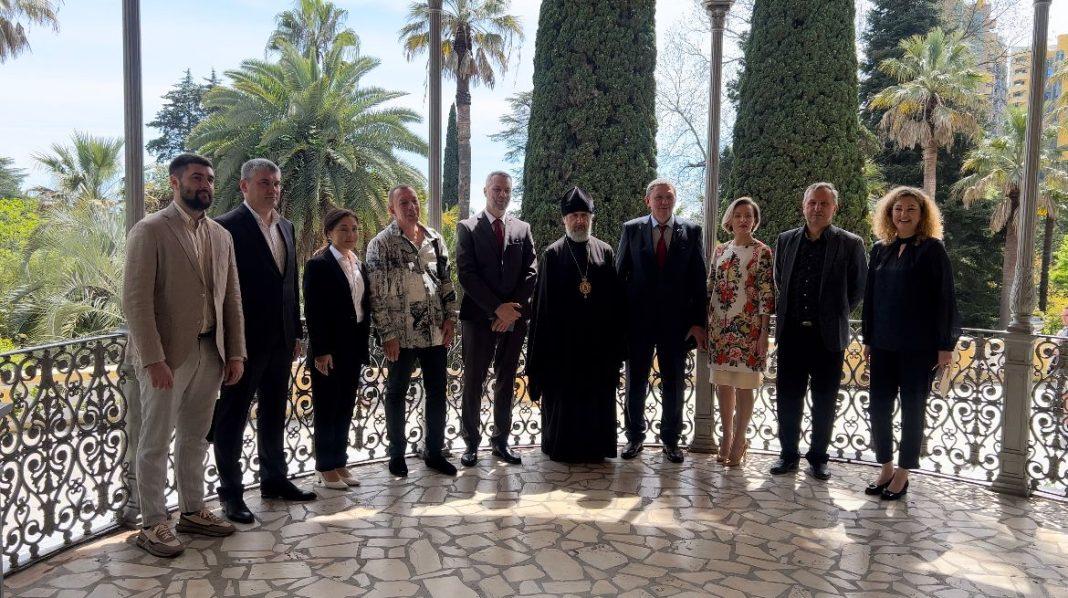 Готовят квесты, представления и подарки: национальному парку Сочи исполнилось 40 лет