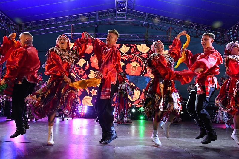 В Сочи в честь Дня России прошел ряд мероприятий, среди них концерты и фестивали