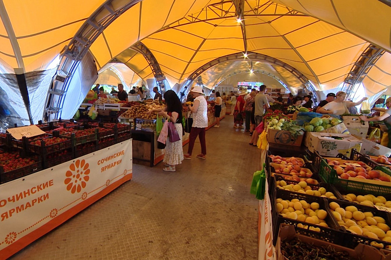 В Сочи усилили меры по контролю цен на сезонные продукты 1
