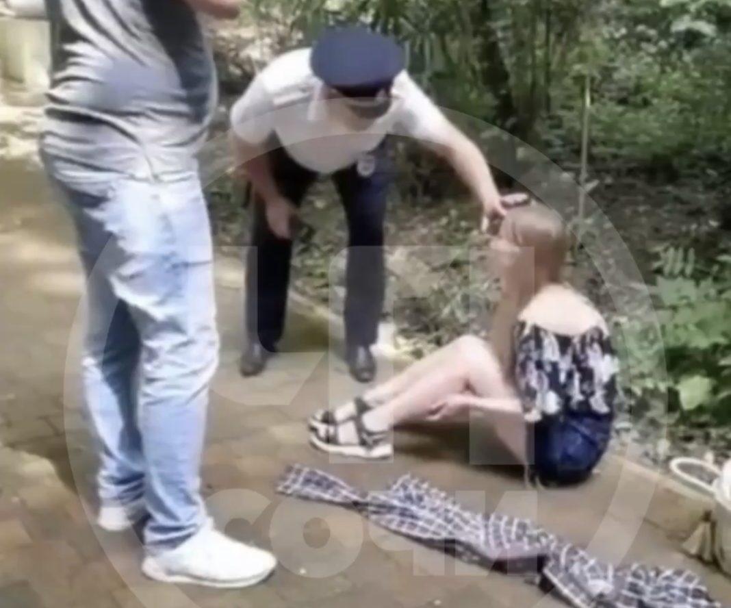 В Сочи на тропе для туристов ограбили и избили девушку (Видео)