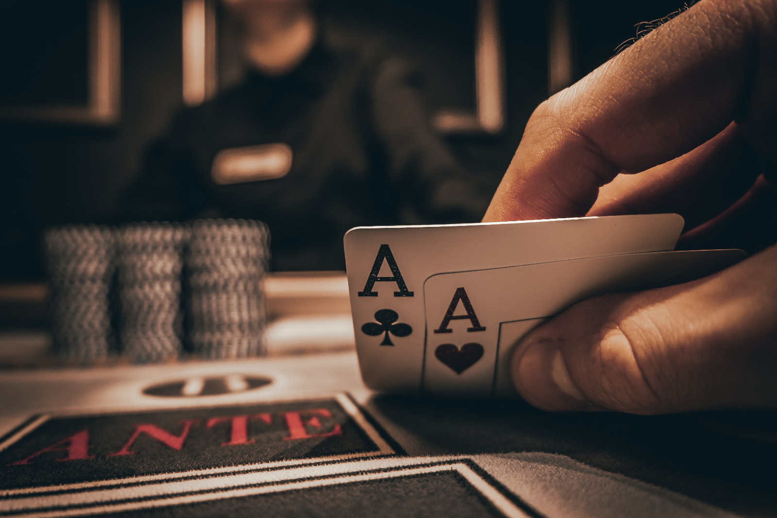 Пара в покере на руках и на столе