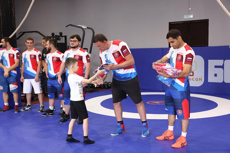 Юные борцы Сочи побывали на мастер-классе от Чемпионы Олимпиады, мира Европы