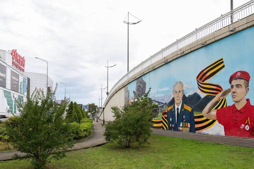 На страже порядка: мэр Сочи проверил, как ведется уборка улиц после буйства стихии