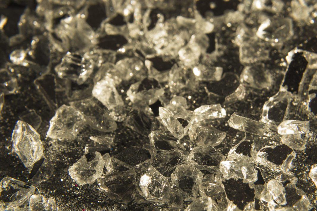 Жили и не ведали где: этот городок построен из 72 тысяч тонн алмазов