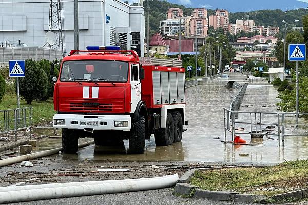 Жизнь после ночной стихии: как Сочи и Сириус восстанавливаются после непогоды