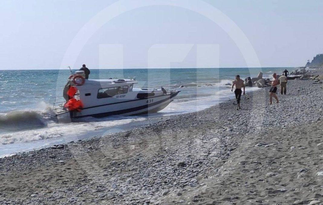 Вокруг полиция и военные: вблизи Сочи упал британский беспилотник-разведчик (Видео)
