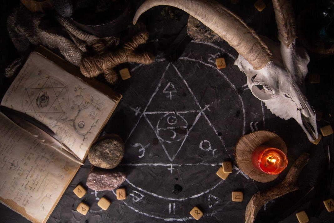 Великий целитель или подлый шарлатан: кем был американский медиум Эдгар Кейси и претворились ли в жизнь его предсказания?