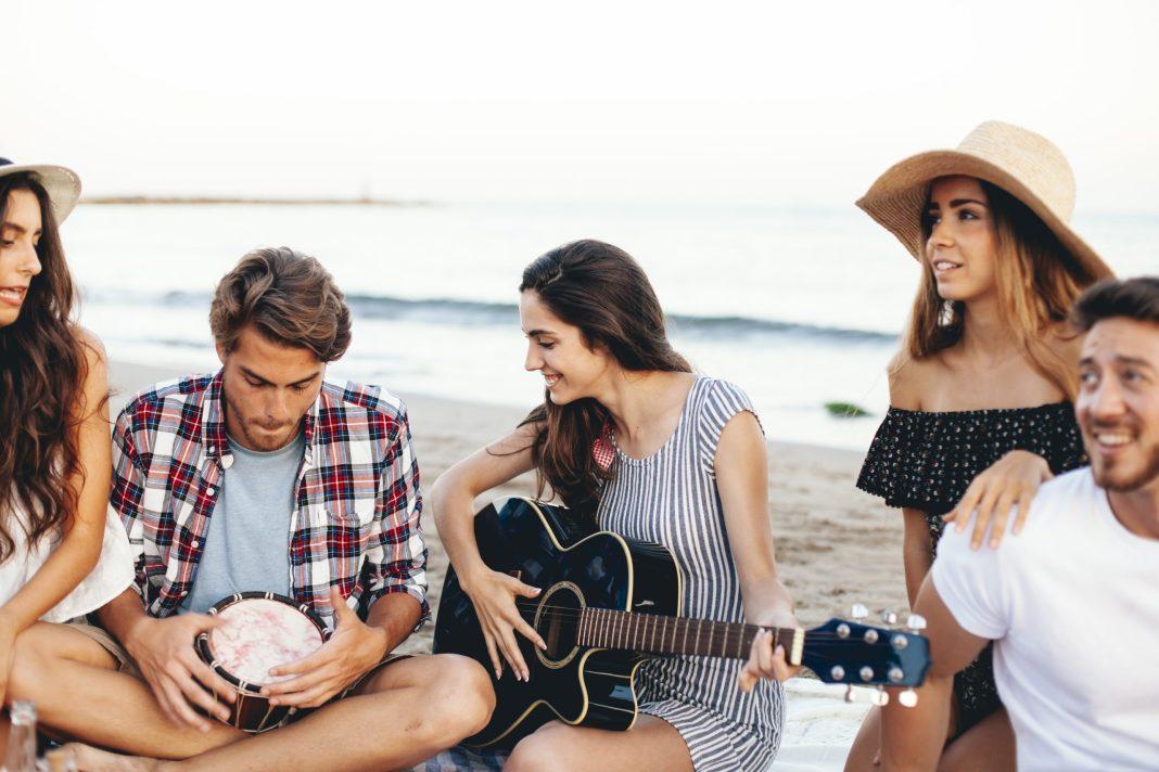 Быдлятина, конечно: эти 7 вещей бесят иностранцев в поведении туристов из России