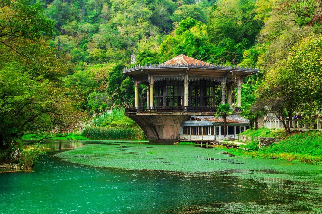 Бархатный сезон эконом-класса: отели Абхазии снижают стоимость номеров