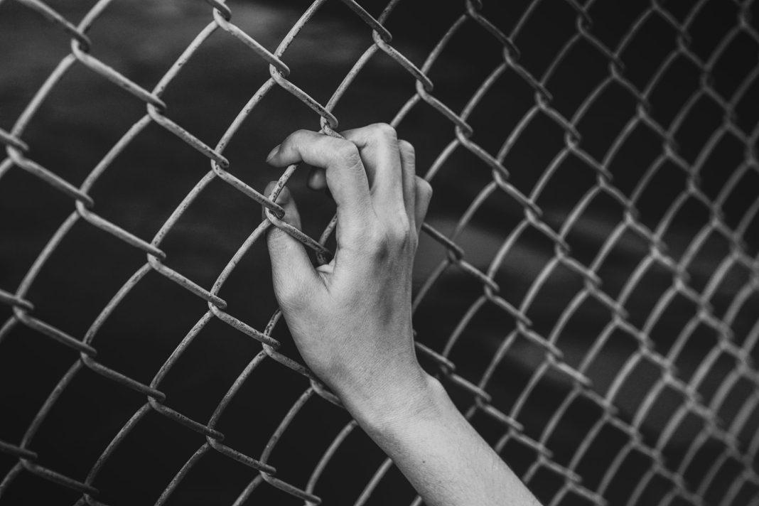 В Сочи у 18-летнего приезжего изъяли крупную партию запрещенного вещества. Что будет дальше?