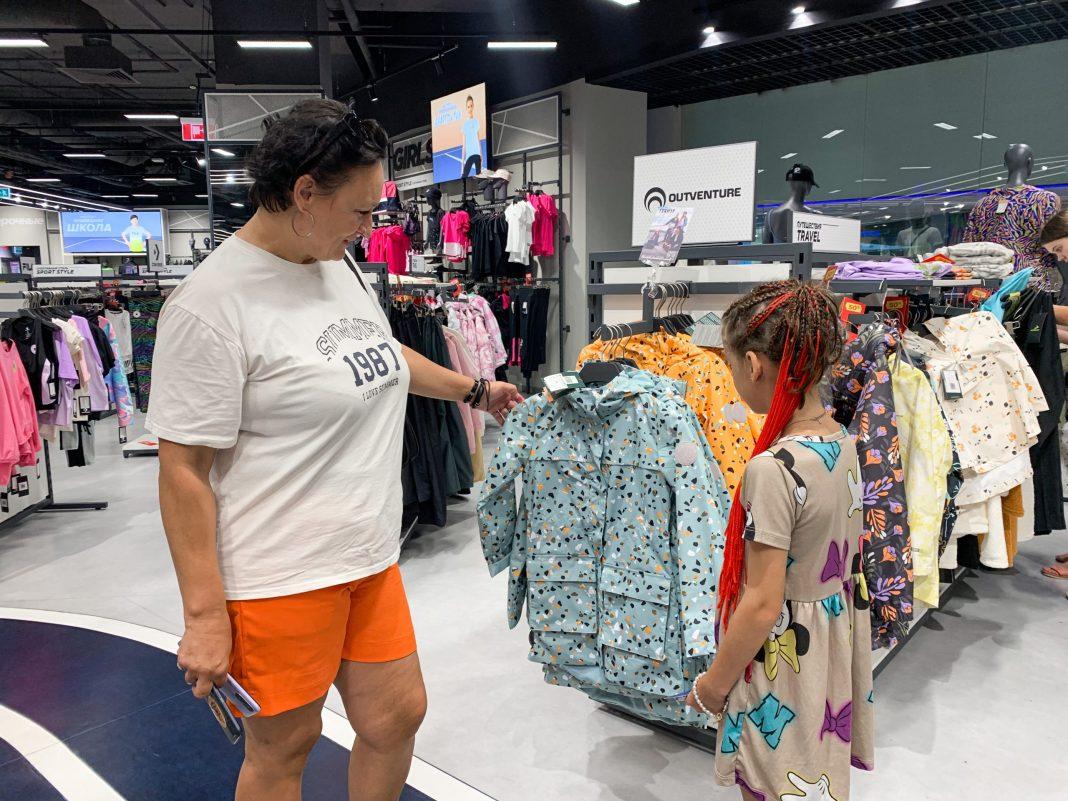 Депутат ЗСК Борис Юнанов поддержал акцию «Собери ребёнка в школу»